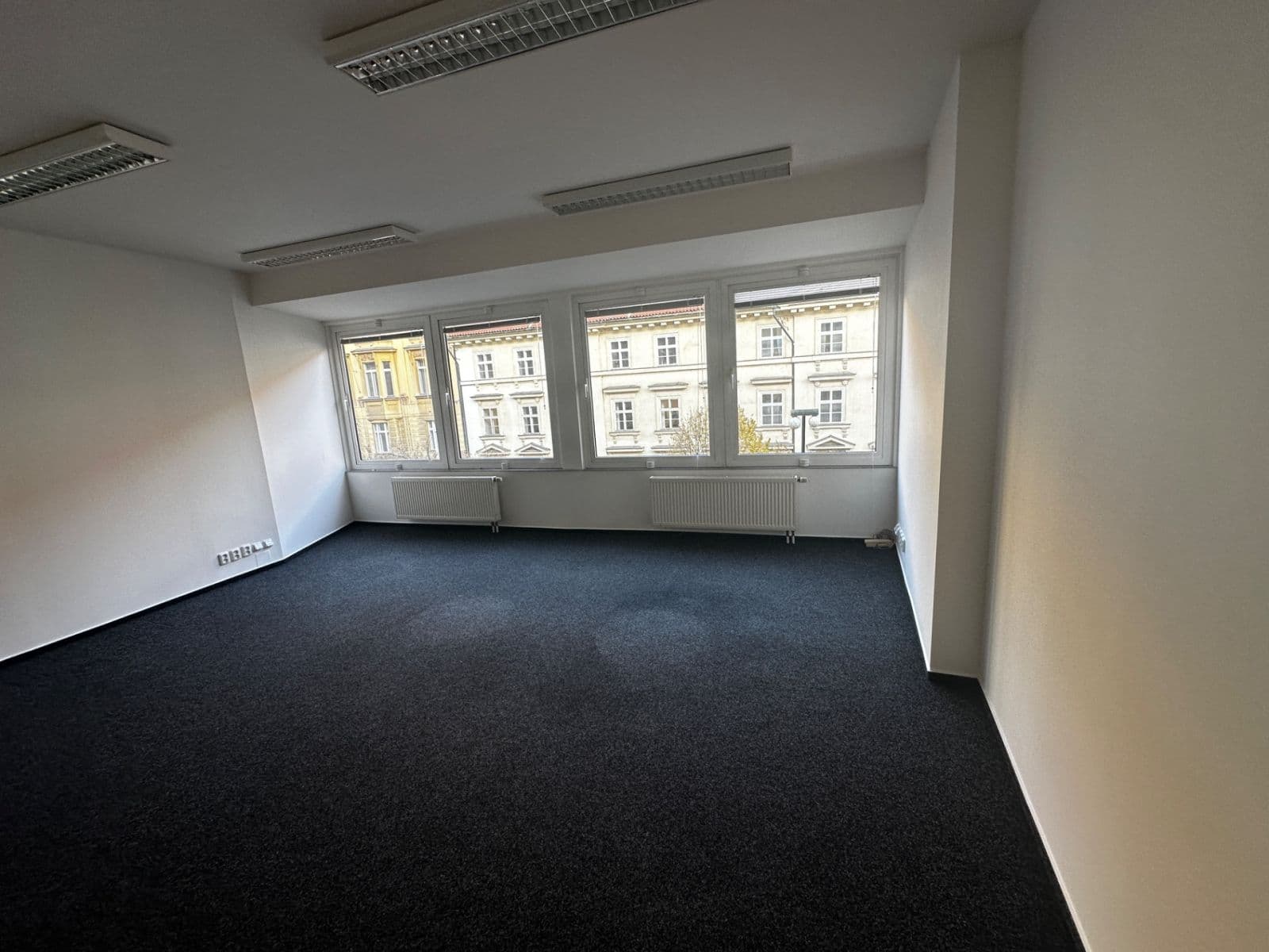 Prenájom kancelárie 33 m², Národní, Praha, Praha Prenájom kancelárie 33 m², Národní, Praha, Praha