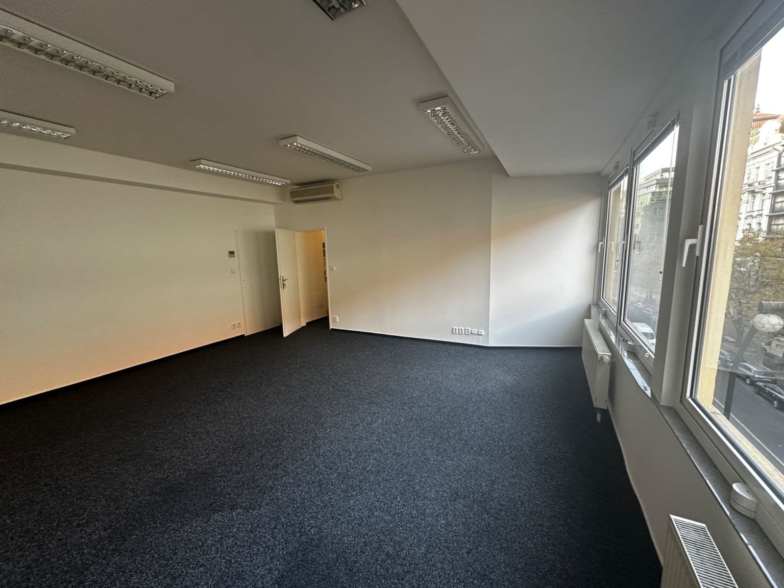 Prenájom kancelárie 33 m², Národní, Praha, Praha Prenájom kancelárie 33 m², Národní, Praha, Praha
