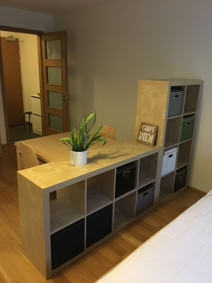 Prenájom bytu 1-izbový 39 m², Komunardů, Praha, Praha Prenájom bytu 1-izbový 39 m², Komunardů, Praha, Praha