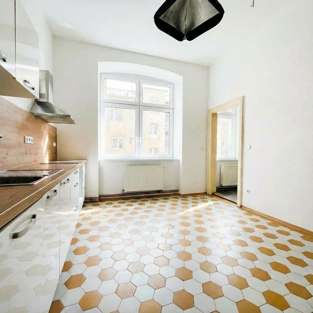 Prenájom bytu 130 m², třída Svobody, Olomouc, Olomoucký kraj Prenájom bytu 130 m², třída Svobody, Olomouc, Olomoucký kraj