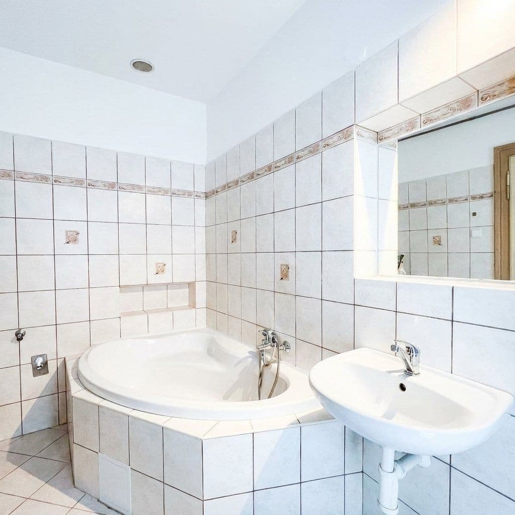 Prenájom bytu 130 m², třída Svobody, Olomouc, Olomoucký kraj Prenájom bytu 130 m², třída Svobody, Olomouc, Olomoucký kraj