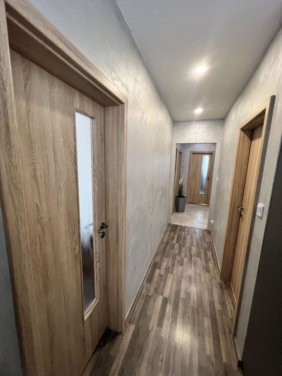 Predaj bytu 4-izbový 85 m², Budovatelů, Jablonec nad Nisou, Liberecký kraj Predaj bytu 4-izbový 85 m², Budovatelů, Jablonec nad Nisou, Liberecký kraj