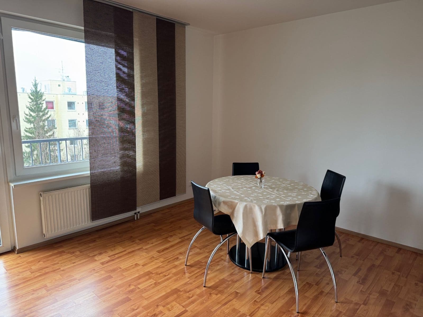 Prenájom bytu 3-izbový 104 m², Libínská, Praha, Praha Prenájom bytu 3-izbový 104 m², Libínská, Praha, Praha