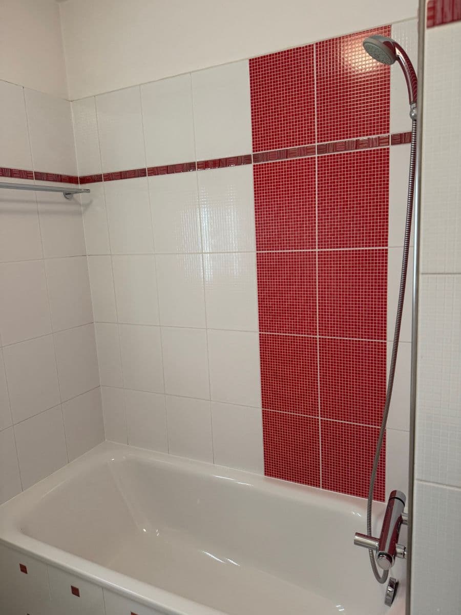 Prenájom bytu 3-izbový 104 m², Libínská, Praha, Praha Prenájom bytu 3-izbový 104 m², Libínská, Praha, Praha