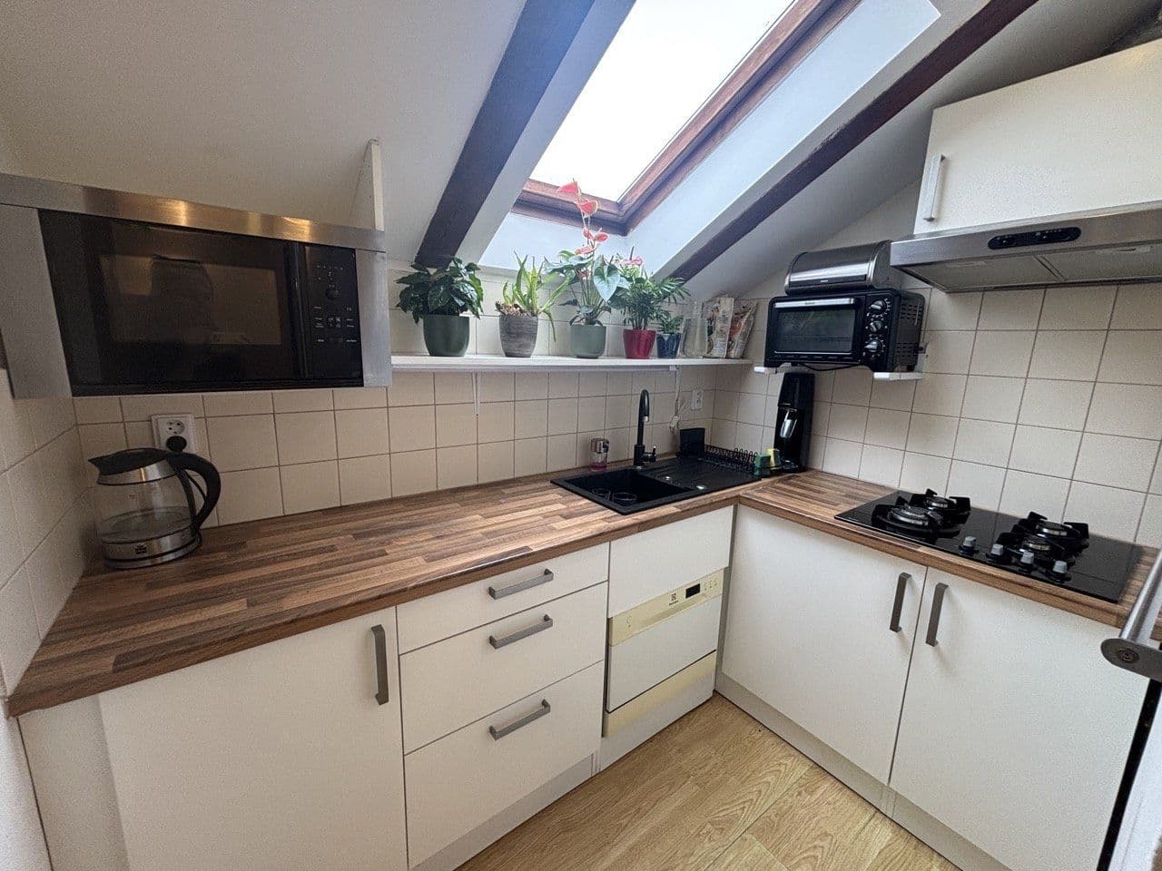 Prenájom bytu 55 m², Slezská, Praha, Praha Prenájom bytu 55 m², Slezská, Praha, Praha