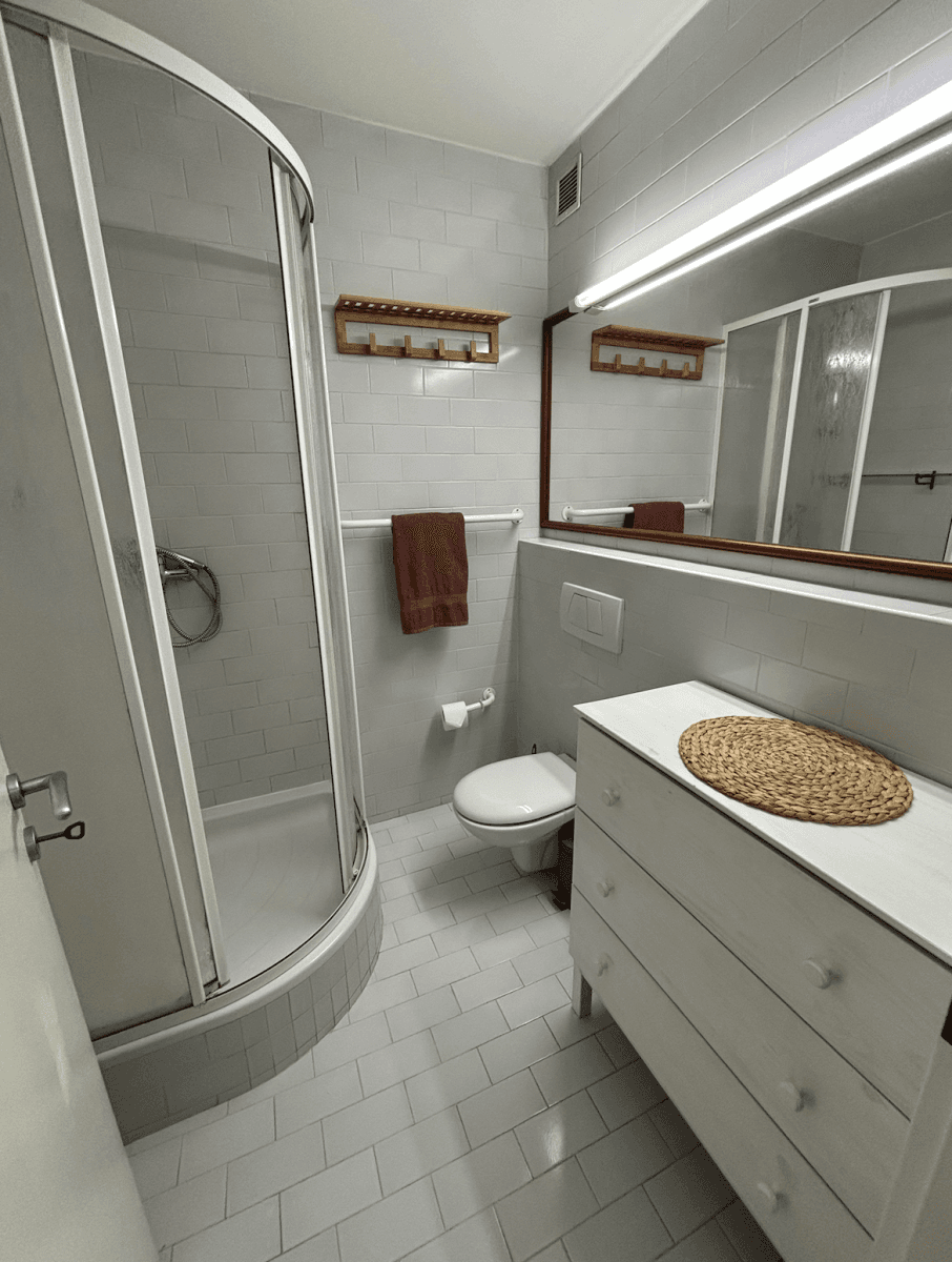 Prenájom bytu 55 m², Slezská, Praha, Praha Prenájom bytu 55 m², Slezská, Praha, Praha