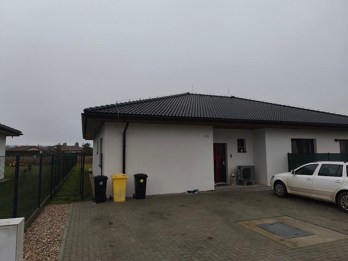 Prenájom bytu 2-izbový 49 m², U Luk, Tišice, Středočeský kraj Prenájom bytu 2-izbový 49 m², U Luk, Tišice, Středočeský kraj