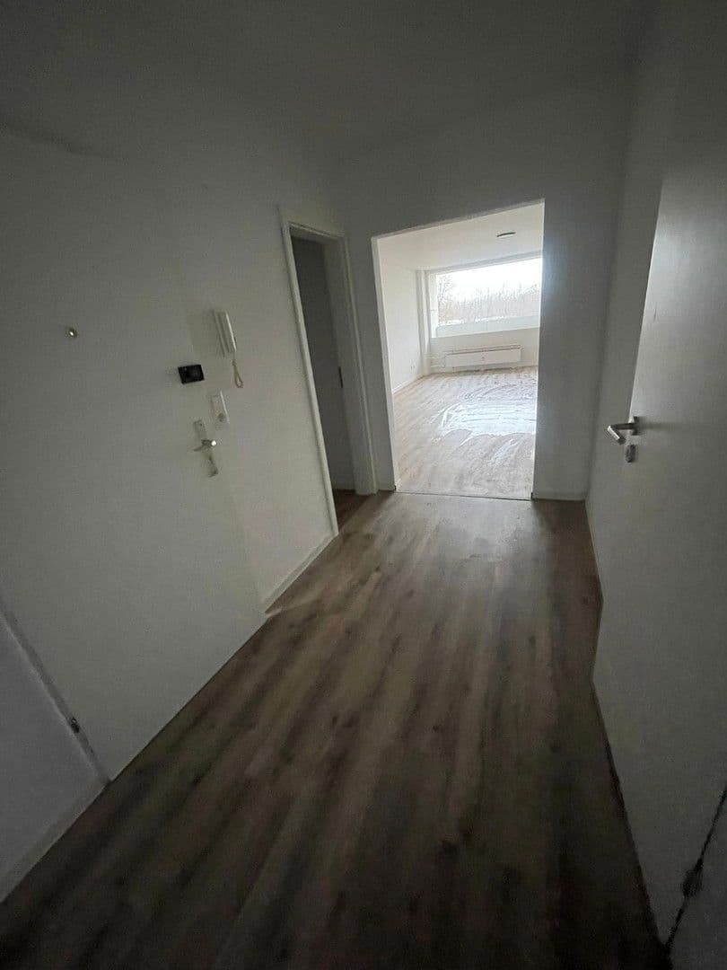 Prenájom bytu 3-izbový 109 m², Alzeyer Str. 1, Frankfurt, Hesensko Prenájom bytu 3-izbový 109 m², Alzeyer Str. 1, Frankfurt, Hesensko