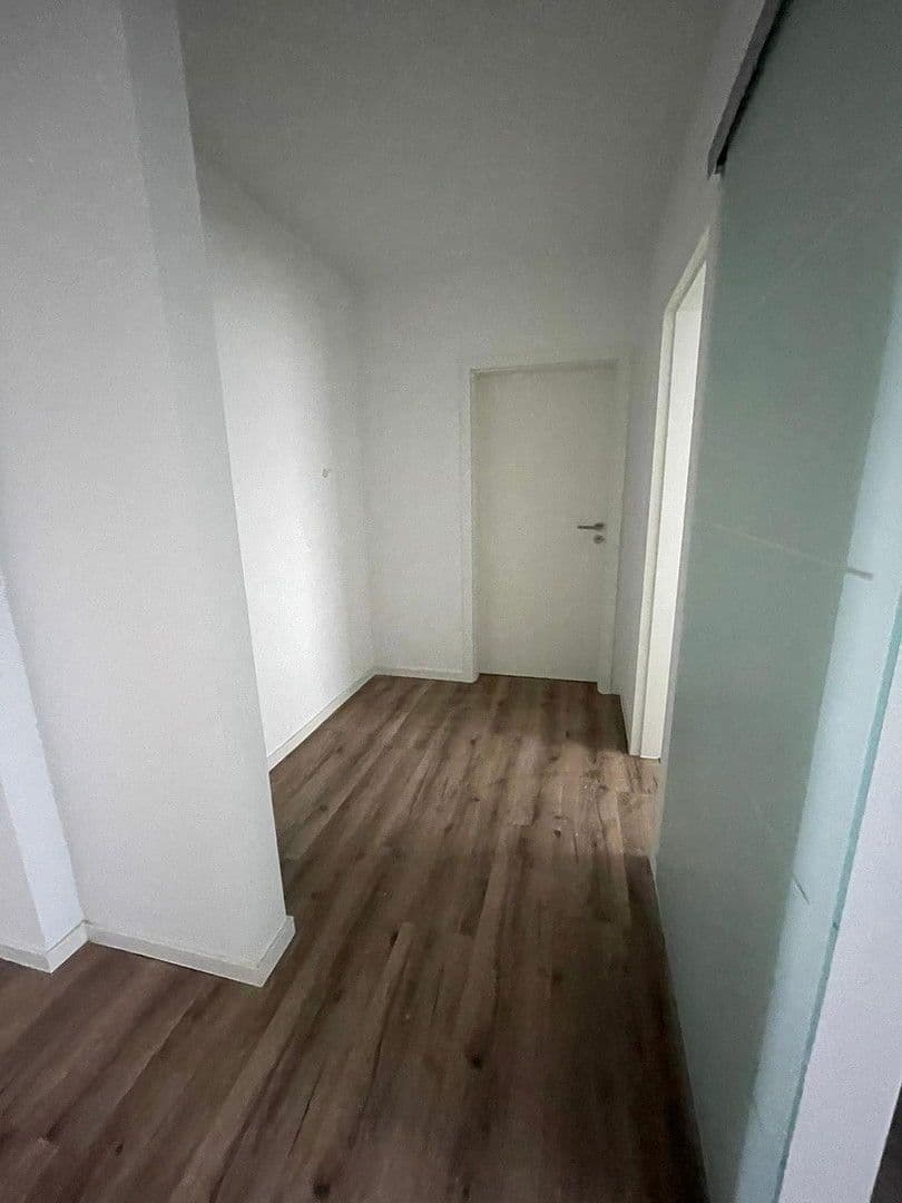 Prenájom bytu 3-izbový 109 m², Alzeyer Str. 1, Frankfurt, Hesensko Prenájom bytu 3-izbový 109 m², Alzeyer Str. 1, Frankfurt, Hesensko