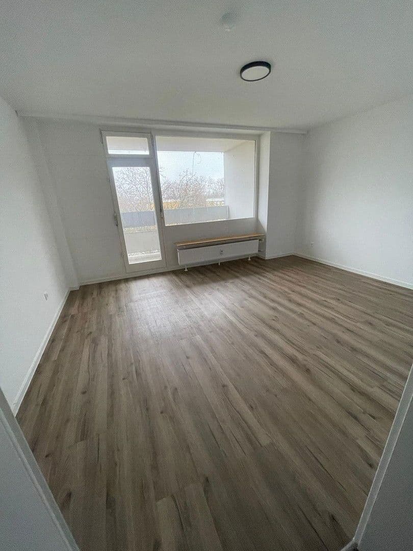 Prenájom bytu 3-izbový 109 m², Alzeyer Str. 1, Frankfurt, Hesensko Prenájom bytu 3-izbový 109 m², Alzeyer Str. 1, Frankfurt, Hesensko