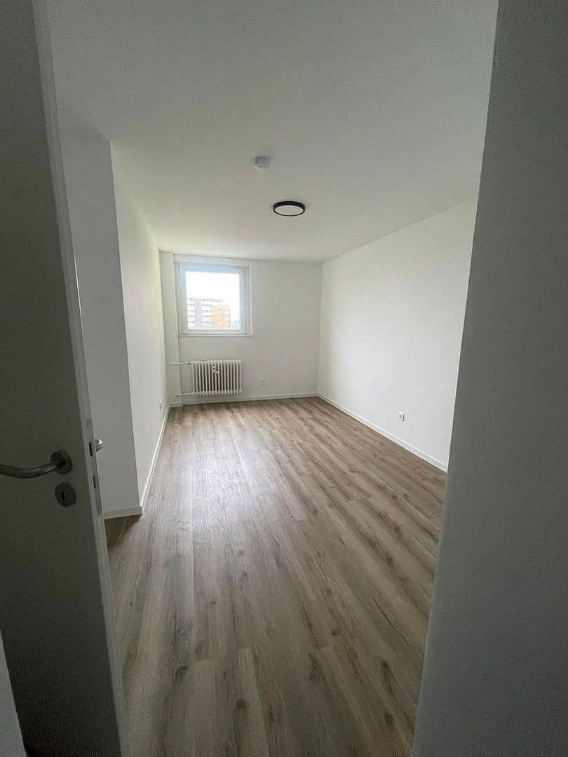 Prenájom bytu 3-izbový 109 m², Alzeyer Str. 1, Frankfurt, Hesensko Prenájom bytu 3-izbový 109 m², Alzeyer Str. 1, Frankfurt, Hesensko