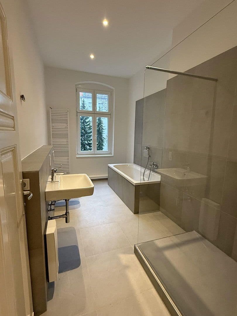 Prenájom bytu 3-izbový 109 m², Blissestraße, Berlin, Berlín Prenájom bytu 3-izbový 109 m², Blissestraße, Berlin, Berlín