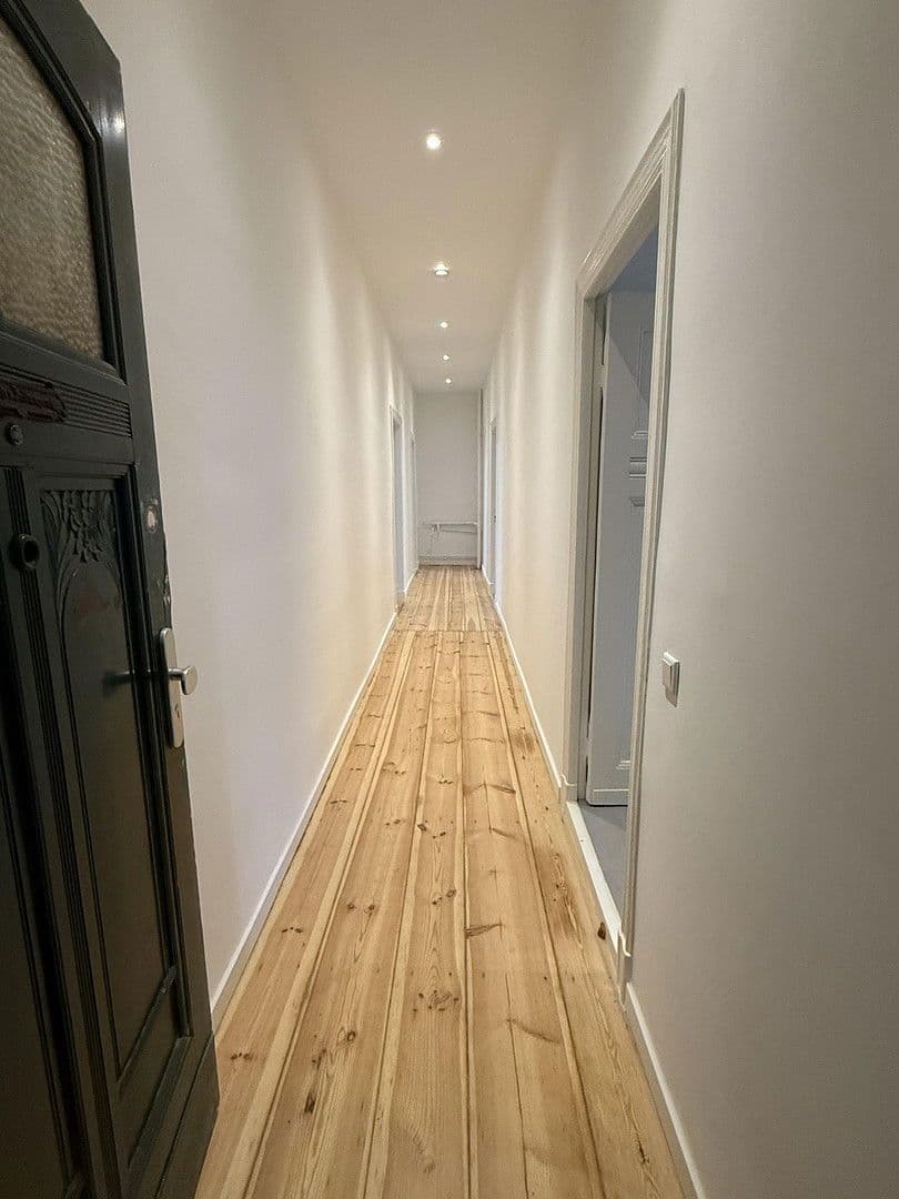 Prenájom bytu 3-izbový 109 m², Blissestraße, Berlin, Berlín Prenájom bytu 3-izbový 109 m², Blissestraße, Berlin, Berlín