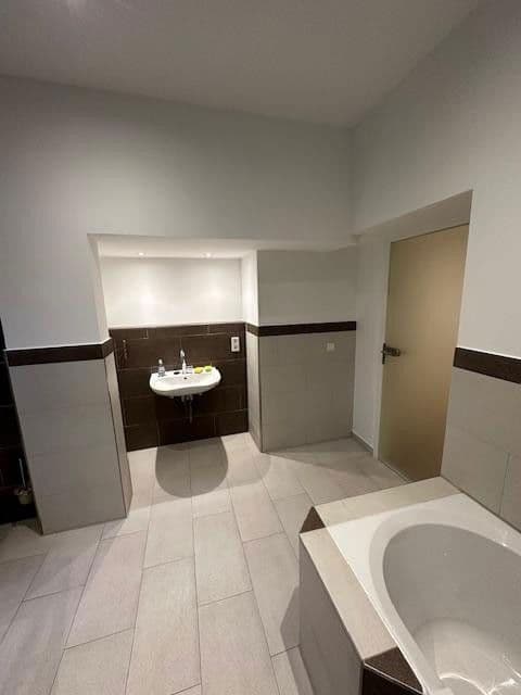 Prenájom bytu 2-izbový 70 m², Forsthofstr. 1, Nürnberg, Bavorsko Prenájom bytu 2-izbový 70 m², Forsthofstr. 1, Nürnberg, Bavorsko