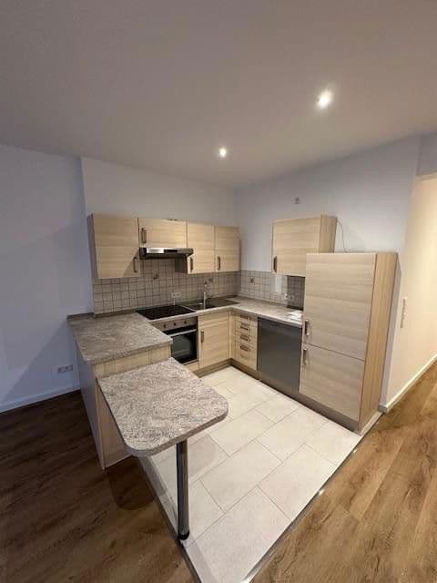 Prenájom bytu 2-izbový 70 m², Forsthofstr. 1, Nürnberg, Bavorsko Prenájom bytu 2-izbový 70 m², Forsthofstr. 1, Nürnberg, Bavorsko