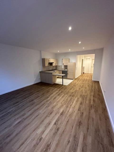 Prenájom bytu 2-izbový 70 m², Forsthofstr. 1, Nürnberg, Bavorsko Prenájom bytu 2-izbový 70 m², Forsthofstr. 1, Nürnberg, Bavorsko