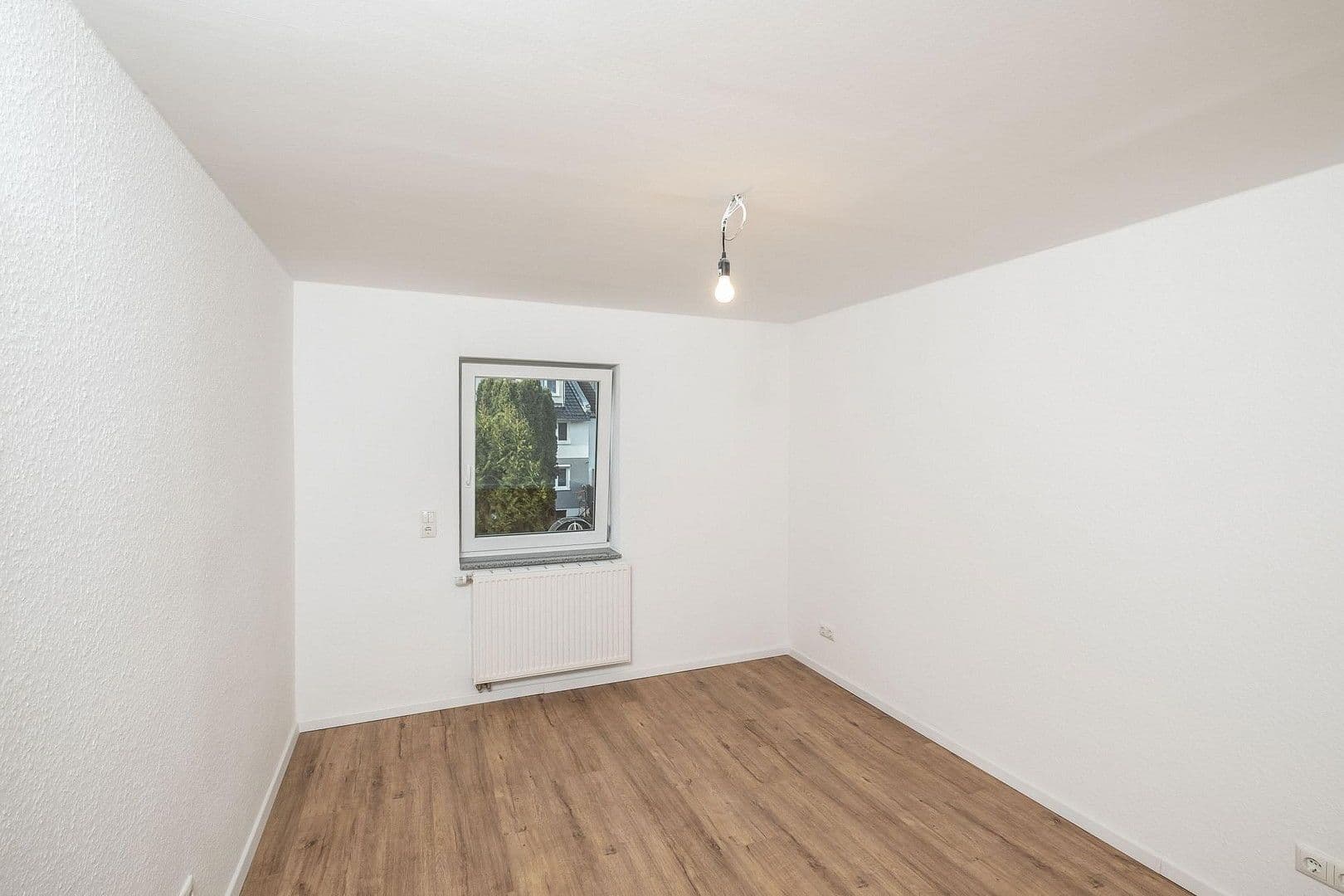Prenájom bytu 2-izbový 36 m², Glatzer Straße, Köln, Severné Porýnie - Westfálsko Prenájom bytu 2-izbový 36 m², Glatzer Straße, Köln, Severné Porýnie - Westfálsko