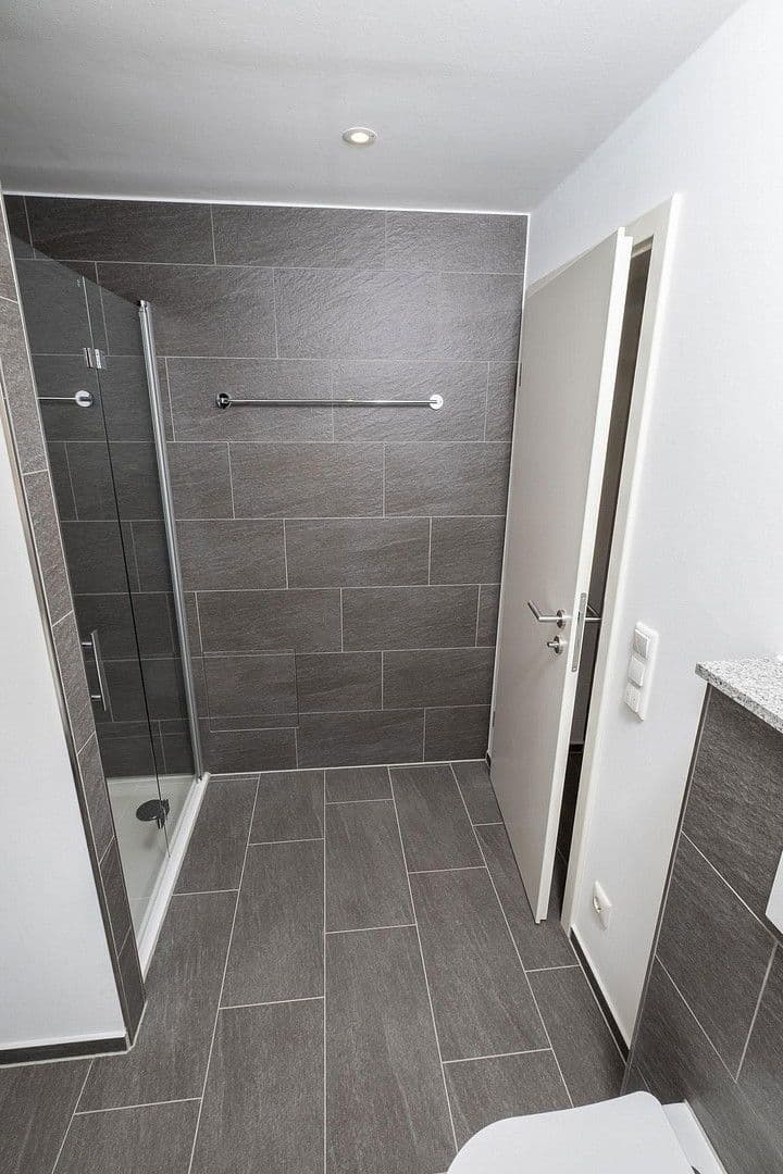 Prenájom bytu 2-izbový 36 m², Glatzer Straße, Köln, Severné Porýnie - Westfálsko Prenájom bytu 2-izbový 36 m², Glatzer Straße, Köln, Severné Porýnie - Westfálsko