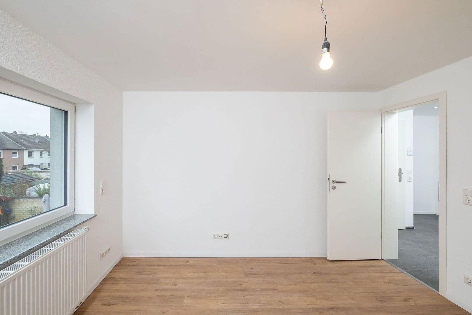 Prenájom bytu 2-izbový 36 m², Glatzer Straße, Köln, Severné Porýnie - Westfálsko Prenájom bytu 2-izbový 36 m², Glatzer Straße, Köln, Severné Porýnie - Westfálsko