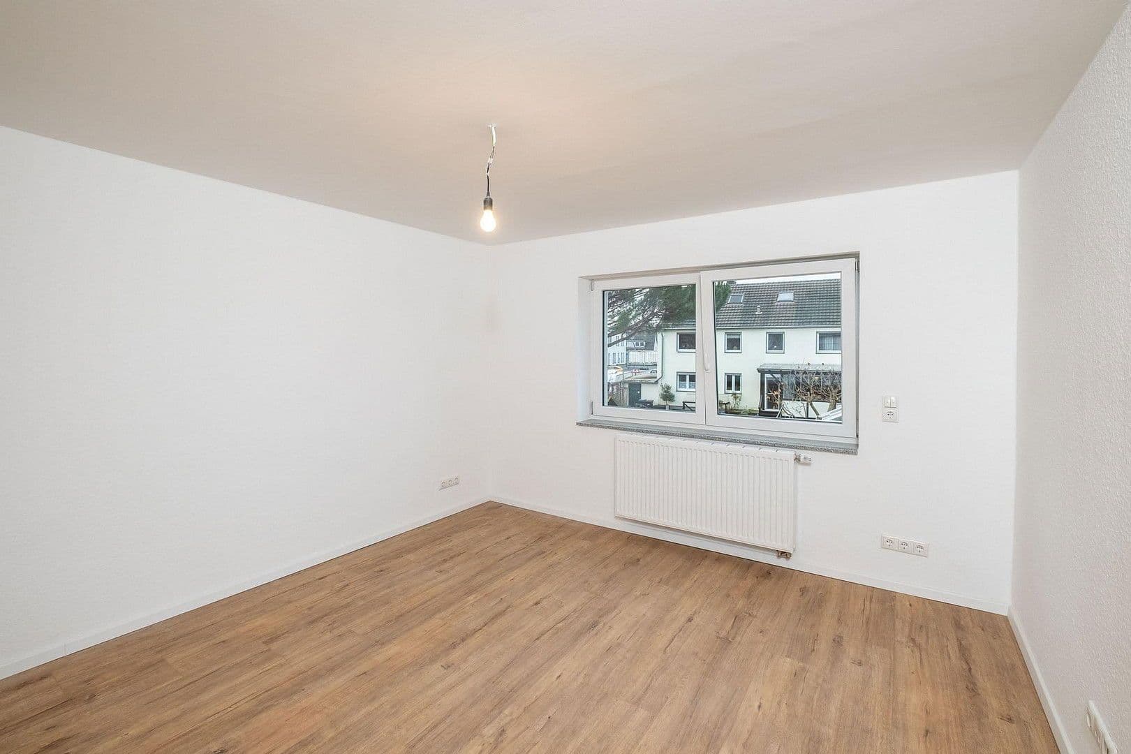 Prenájom bytu 2-izbový 36 m², Glatzer Straße, Köln, Severné Porýnie - Westfálsko Prenájom bytu 2-izbový 36 m², Glatzer Straße, Köln, Severné Porýnie - Westfálsko