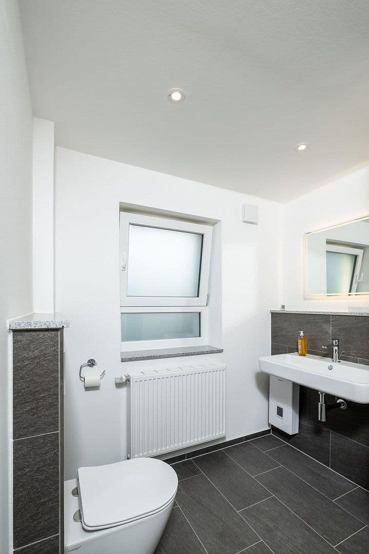 Prenájom bytu 2-izbový 36 m², Glatzer Straße, Köln, Severné Porýnie - Westfálsko Prenájom bytu 2-izbový 36 m², Glatzer Straße, Köln, Severné Porýnie - Westfálsko