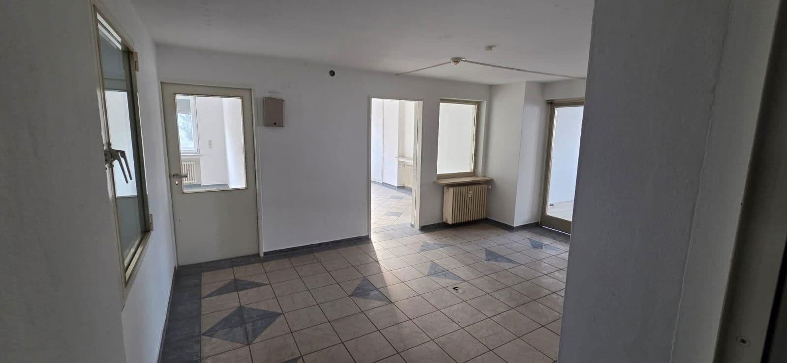 Prenájom nebytového priestoru 1.049 m², Simbacherstr. 35, Neuötting, Bavorsko Prenájom nebytového priestoru 1.049 m², Simbacherstr. 35, Neuötting, Bavorsko