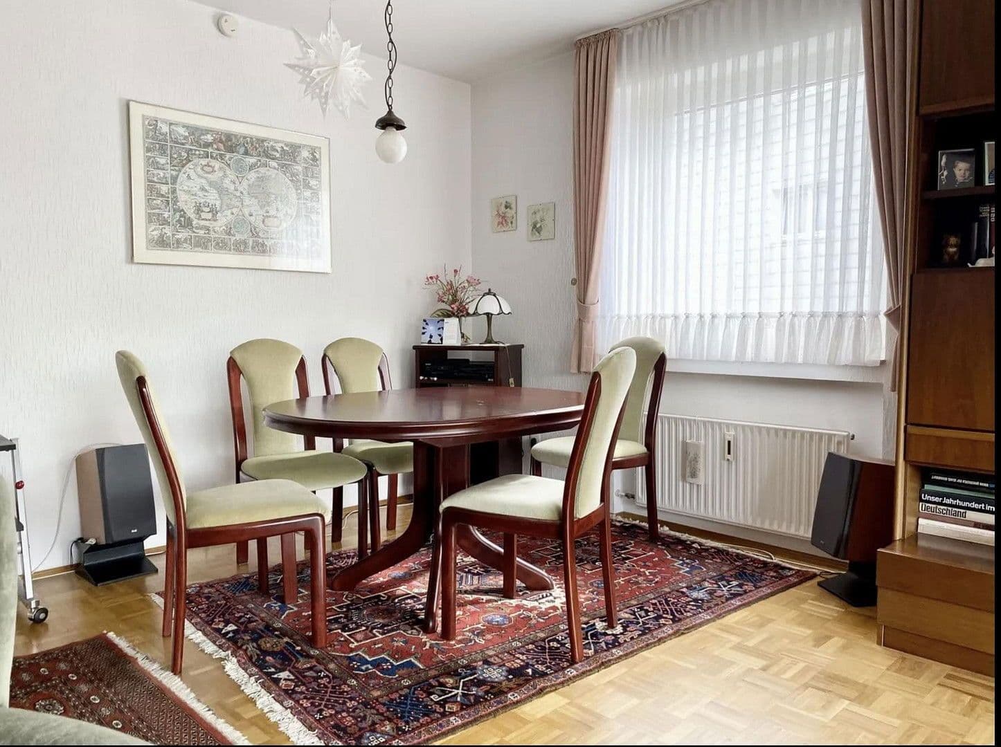 Prenájom bytu 3-izbový 85 m², Bahlenstrasse 183, Düsseldorf, Severné Porýnie - Westfálsko Prenájom bytu 3-izbový 85 m², Bahlenstrasse 183, Düsseldorf, Severné Porýnie - Westfálsko