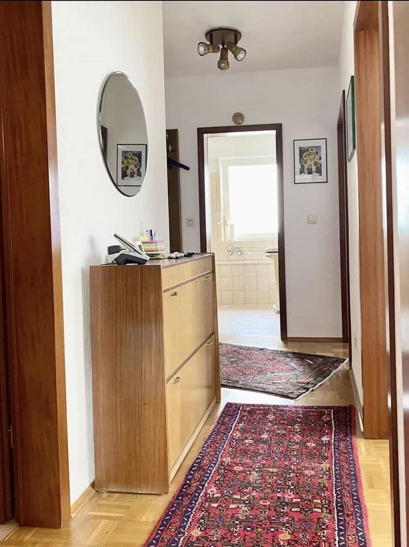 Prenájom bytu 3-izbový 85 m², Bahlenstrasse 183, Düsseldorf, Severné Porýnie - Westfálsko Prenájom bytu 3-izbový 85 m², Bahlenstrasse 183, Düsseldorf, Severné Porýnie - Westfálsko