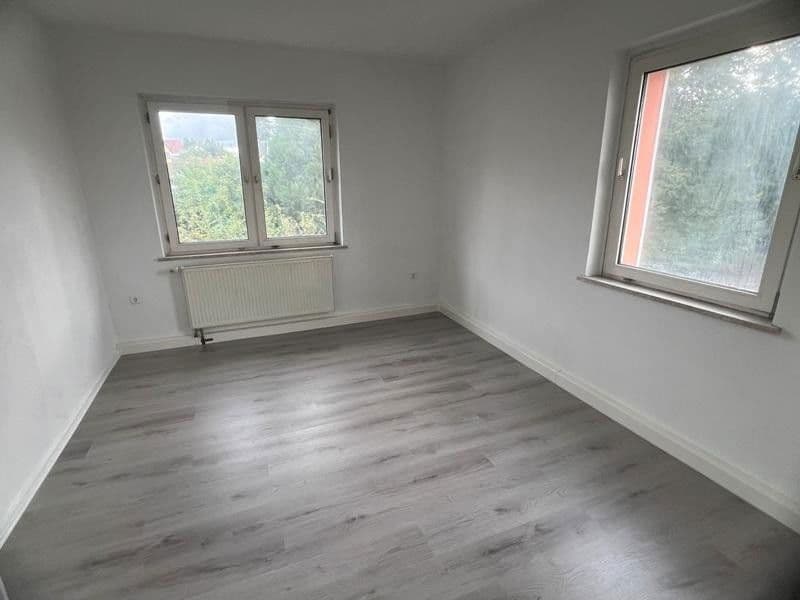 Predaj domu 900 m², pozemek 2.940 m², Weetzer Kirchweg 6, Ronnenberg, Dolné Sasko Predaj domu 900 m², pozemek 2.940 m², Weetzer Kirchweg 6, Ronnenberg, Dolné Sasko