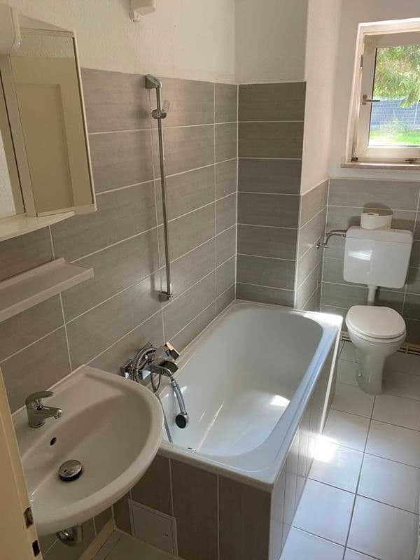 Predaj domu 900 m², pozemek 2.940 m², Weetzer Kirchweg 6, Ronnenberg, Dolné Sasko Predaj domu 900 m², pozemek 2.940 m², Weetzer Kirchweg 6, Ronnenberg, Dolné Sasko