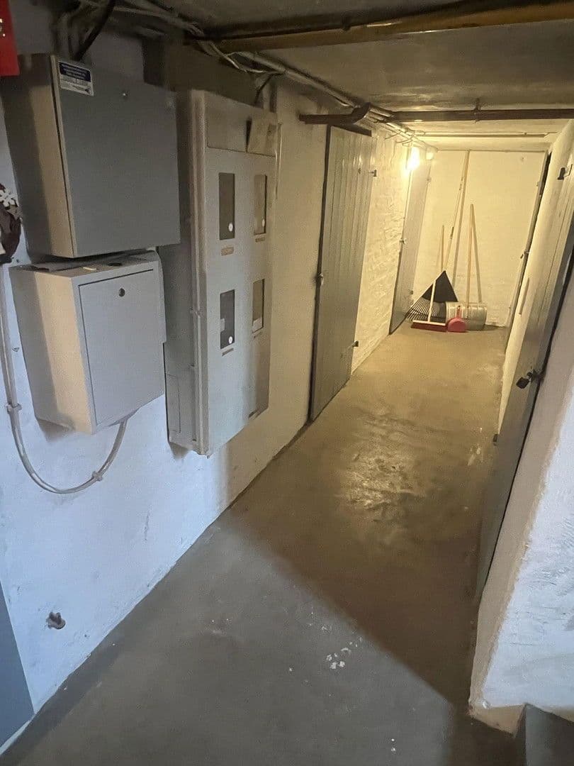 Predaj domu 900 m², pozemek 2.940 m², Weetzer Kirchweg 6, Ronnenberg, Dolné Sasko Predaj domu 900 m², pozemek 2.940 m², Weetzer Kirchweg 6, Ronnenberg, Dolné Sasko