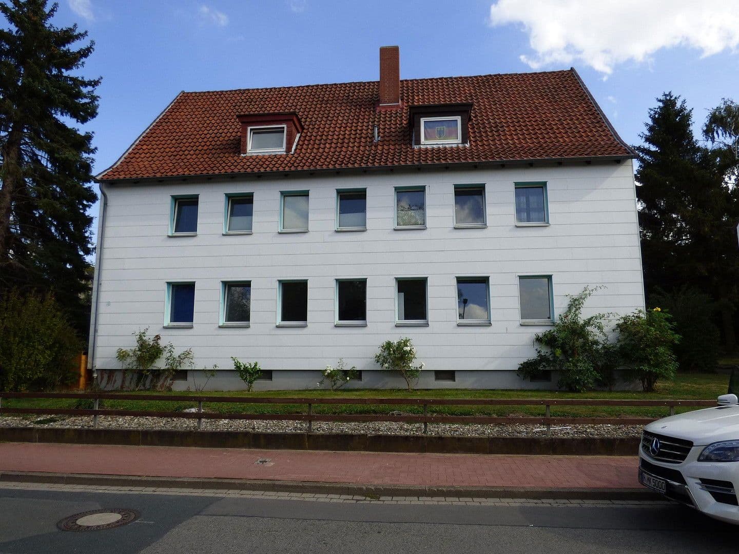 Predaj domu 900 m², pozemek 2.940 m², Weetzer Kirchweg 6, Ronnenberg, Dolné Sasko Predaj domu 900 m², pozemek 2.940 m², Weetzer Kirchweg 6, Ronnenberg, Dolné Sasko