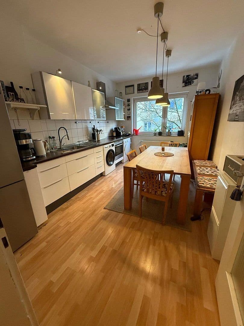 Prenájom bytu 2-izbový 73 m², Kurfürstenstr. 12-14, Köln, Severné Porýnie - Westfálsko Prenájom bytu 2-izbový 73 m², Kurfürstenstr. 12-14, Köln, Severné Porýnie - Westfálsko