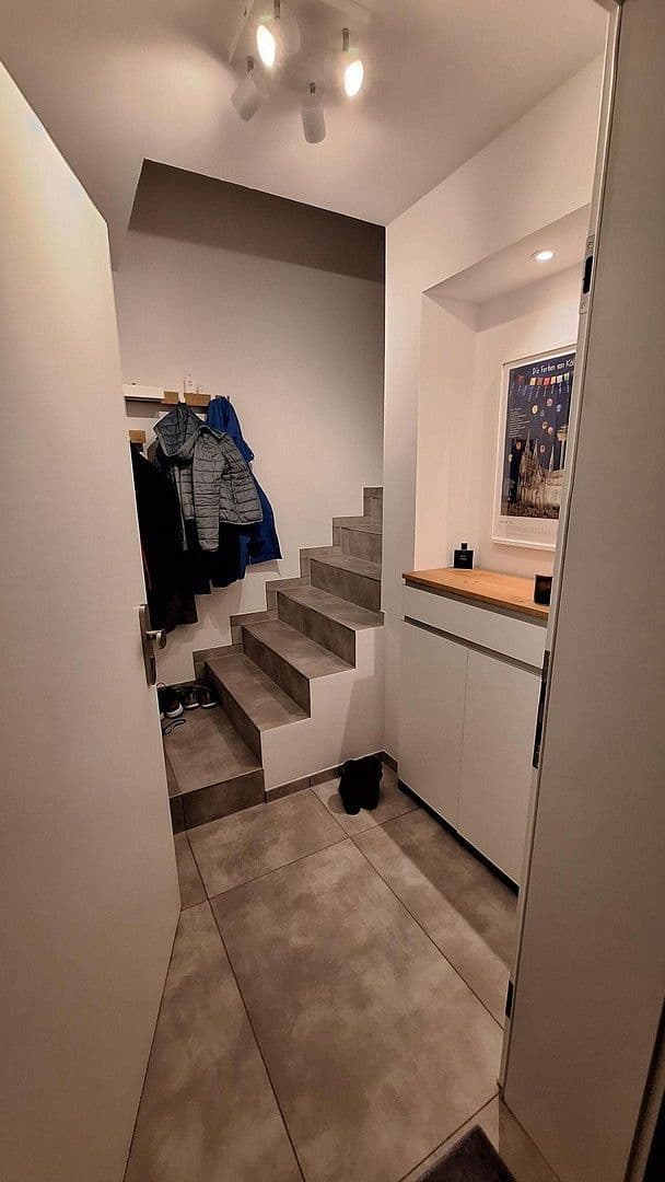 Prenájom bytu 3-izbový 93 m², Siegburger Straße 44a, Overath, Severné Porýnie - Westfálsko Prenájom bytu 3-izbový 93 m², Siegburger Straße 44a, Overath, Severné Porýnie - Westfálsko