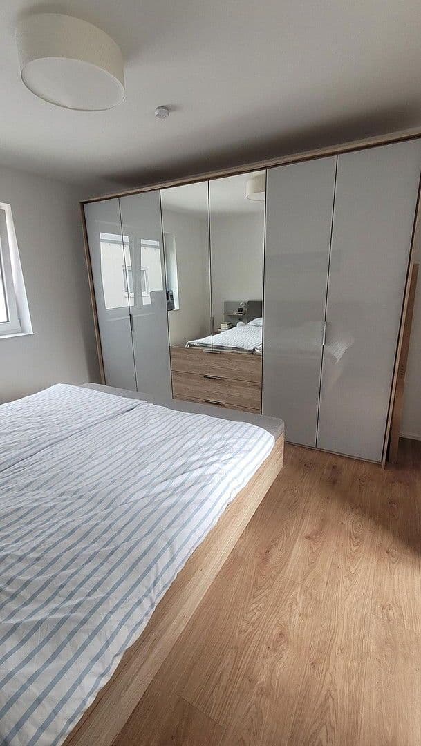 Prenájom bytu 3-izbový 93 m², Siegburger Straße 44a, Overath, Severné Porýnie - Westfálsko Prenájom bytu 3-izbový 93 m², Siegburger Straße 44a, Overath, Severné Porýnie - Westfálsko