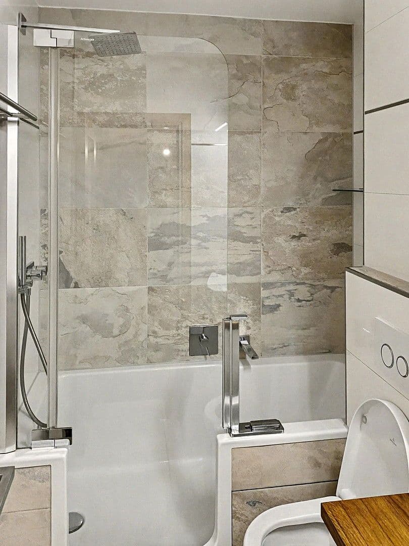 Predaj bytu 2-izbový 58 m², Leonrodstraße 29, München, Bavorsko Predaj bytu 2-izbový 58 m², Leonrodstraße 29, München, Bavorsko