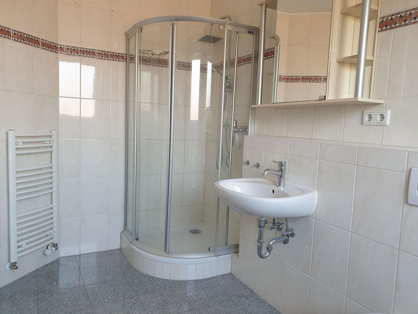 Predaj bytu 3-izbový 85 m², Langenfeld (Rheinland), Severné Porýnie - Westfálsko Predaj bytu 3-izbový 85 m², Langenfeld (Rheinland), Severné Porýnie - Westfálsko