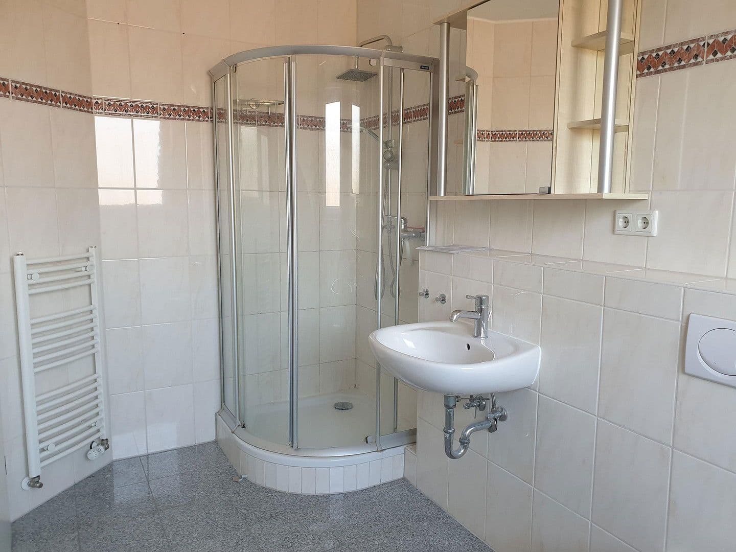 Predaj bytu 3-izbový 85 m², Langenfeld (Rheinland), Severné Porýnie - Westfálsko Predaj bytu 3-izbový 85 m², Langenfeld (Rheinland), Severné Porýnie - Westfálsko