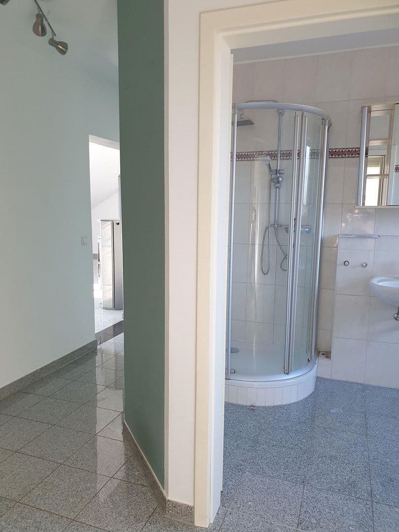 Predaj bytu 3-izbový 85 m², Langenfeld (Rheinland), Severné Porýnie - Westfálsko Predaj bytu 3-izbový 85 m², Langenfeld (Rheinland), Severné Porýnie - Westfálsko