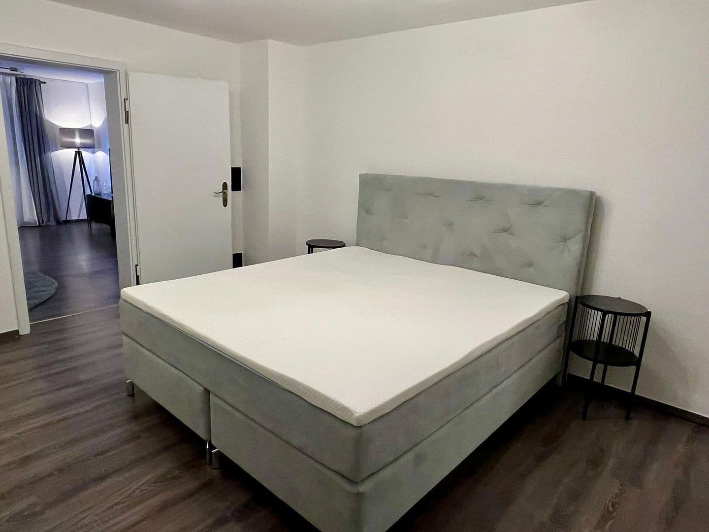 Prenájom bytu 2-izbový 53 m², Stuttgart, Bádensko-Wurttembersko Prenájom bytu 2-izbový 53 m², Stuttgart, Bádensko-Wurttembersko