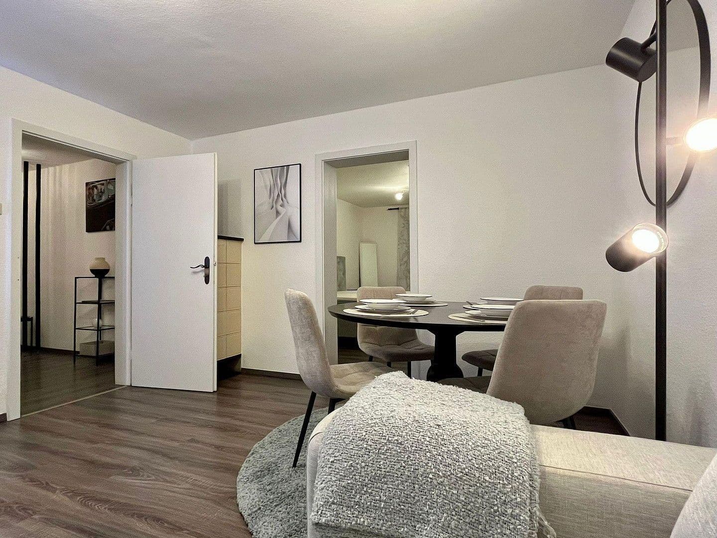 Prenájom bytu 2-izbový 53 m², Stuttgart, Bádensko-Wurttembersko Prenájom bytu 2-izbový 53 m², Stuttgart, Bádensko-Wurttembersko