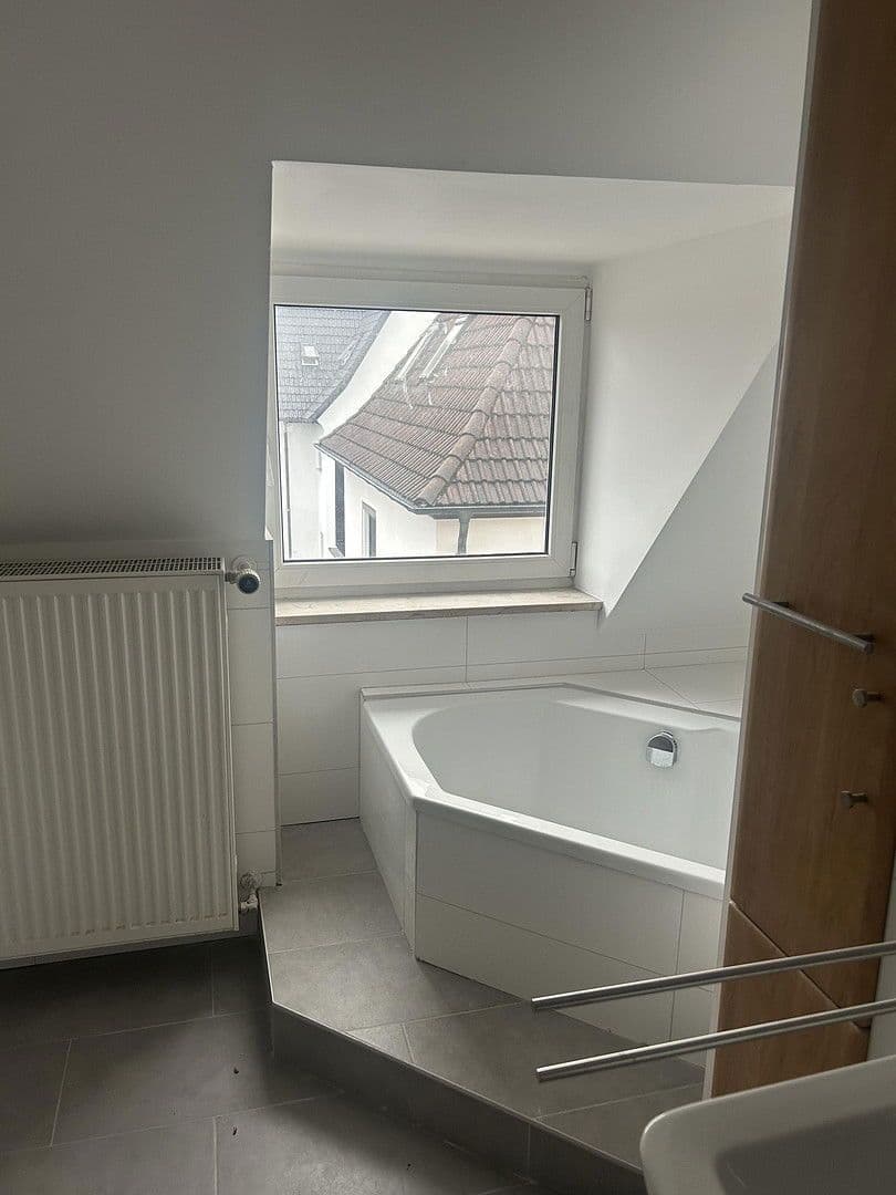 Prenájom bytu 6-izbový 146 m², Hermannstraße 17, Lauf an der Pegnitz, Bavorsko Prenájom bytu 6-izbový 146 m², Hermannstraße 17, Lauf an der Pegnitz, Bavorsko