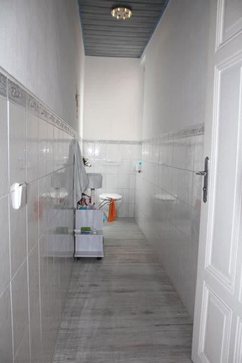 Prenájom bytu 4-izbový 110 m², Coburger Allee 17, Sonneberg, Durínsko Prenájom bytu 4-izbový 110 m², Coburger Allee 17, Sonneberg, Durínsko