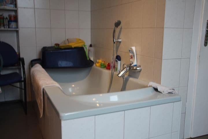 Prenájom bytu 4-izbový 110 m², Coburger Allee 17, Sonneberg, Durínsko Prenájom bytu 4-izbový 110 m², Coburger Allee 17, Sonneberg, Durínsko