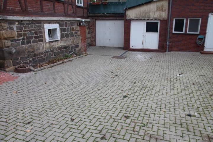 Prenájom bytu 4-izbový 110 m², Coburger Allee 17, Sonneberg, Durínsko Prenájom bytu 4-izbový 110 m², Coburger Allee 17, Sonneberg, Durínsko