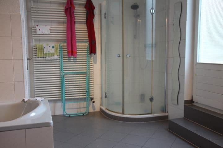 Prenájom bytu 4-izbový 110 m², Coburger Allee 17, Sonneberg, Durínsko Prenájom bytu 4-izbový 110 m², Coburger Allee 17, Sonneberg, Durínsko