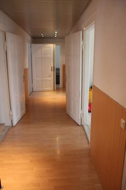 Prenájom bytu 4-izbový 110 m², Coburger Allee 17, Sonneberg, Durínsko Prenájom bytu 4-izbový 110 m², Coburger Allee 17, Sonneberg, Durínsko