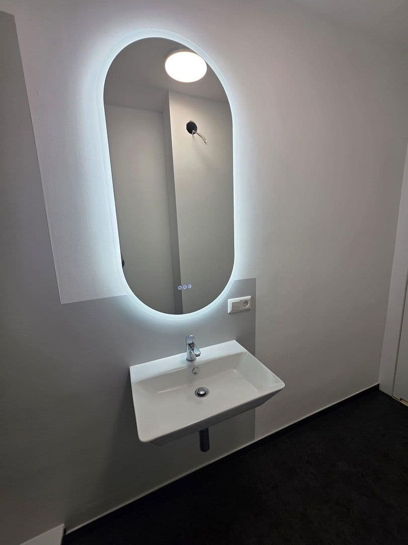 Predaj bytu 2-izbový 57 m², Eosander Str.36, Berlin, Berlín Predaj bytu 2-izbový 57 m², Eosander Str.36, Berlin, Berlín