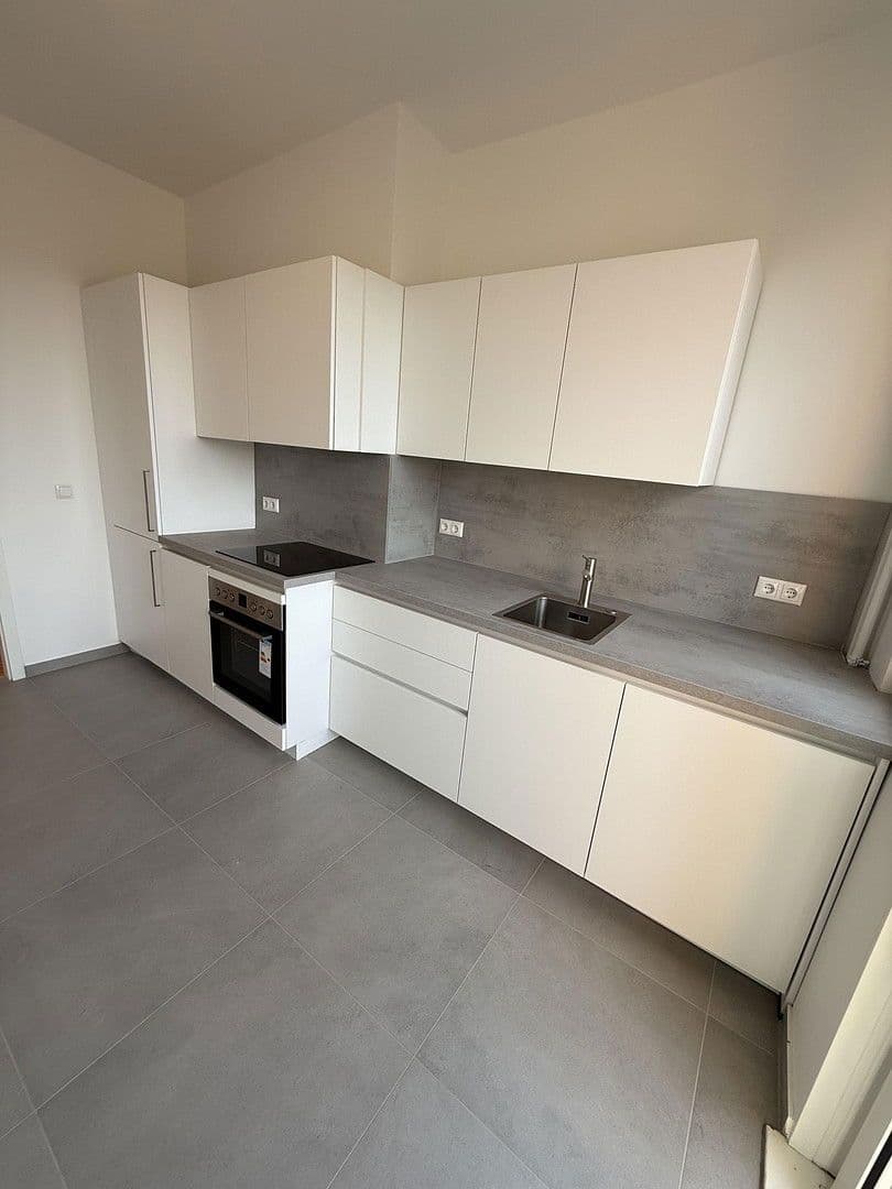 Prenájom bytu 5-izbový 105 m², Schlangenbader Straße, Berlin, Berlín Prenájom bytu 5-izbový 105 m², Schlangenbader Straße, Berlin, Berlín