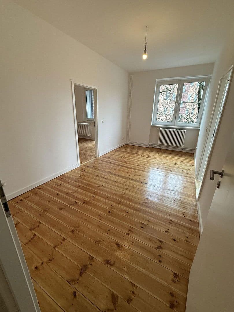 Prenájom bytu 5-izbový 105 m², Schlangenbader Straße, Berlin, Berlín Prenájom bytu 5-izbový 105 m², Schlangenbader Straße, Berlin, Berlín